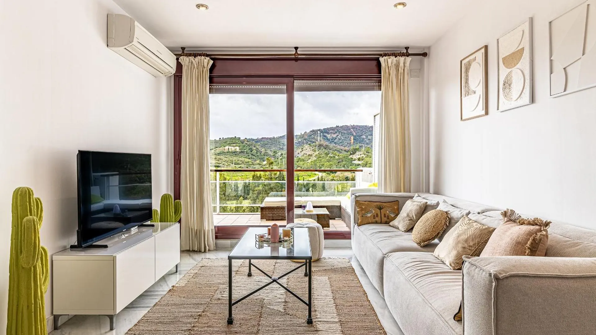 Apartment Rentitspain Charming Apartment: Parque Botanico Resort & Country Club Estepona Spain