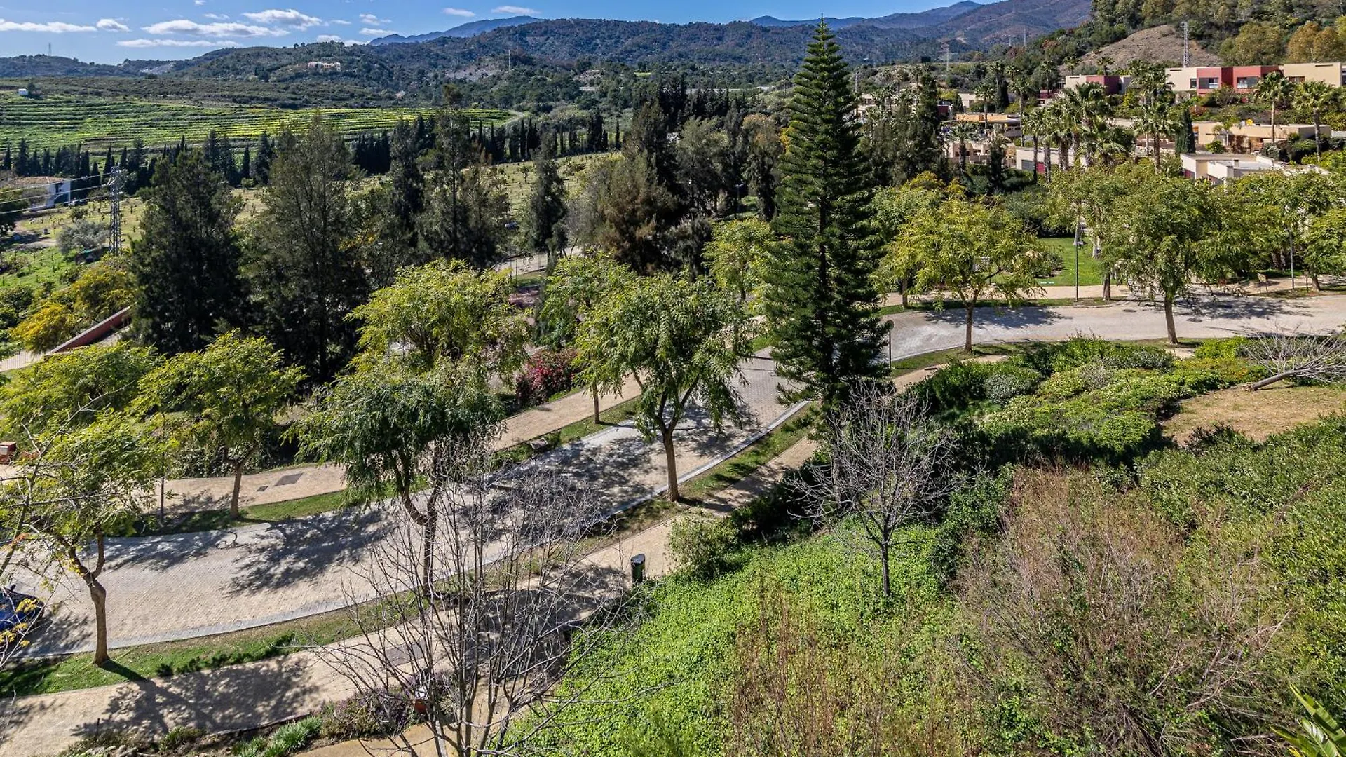Rentitspain Charming Apartment: Parque Botanico Resort & Country Club Estepona