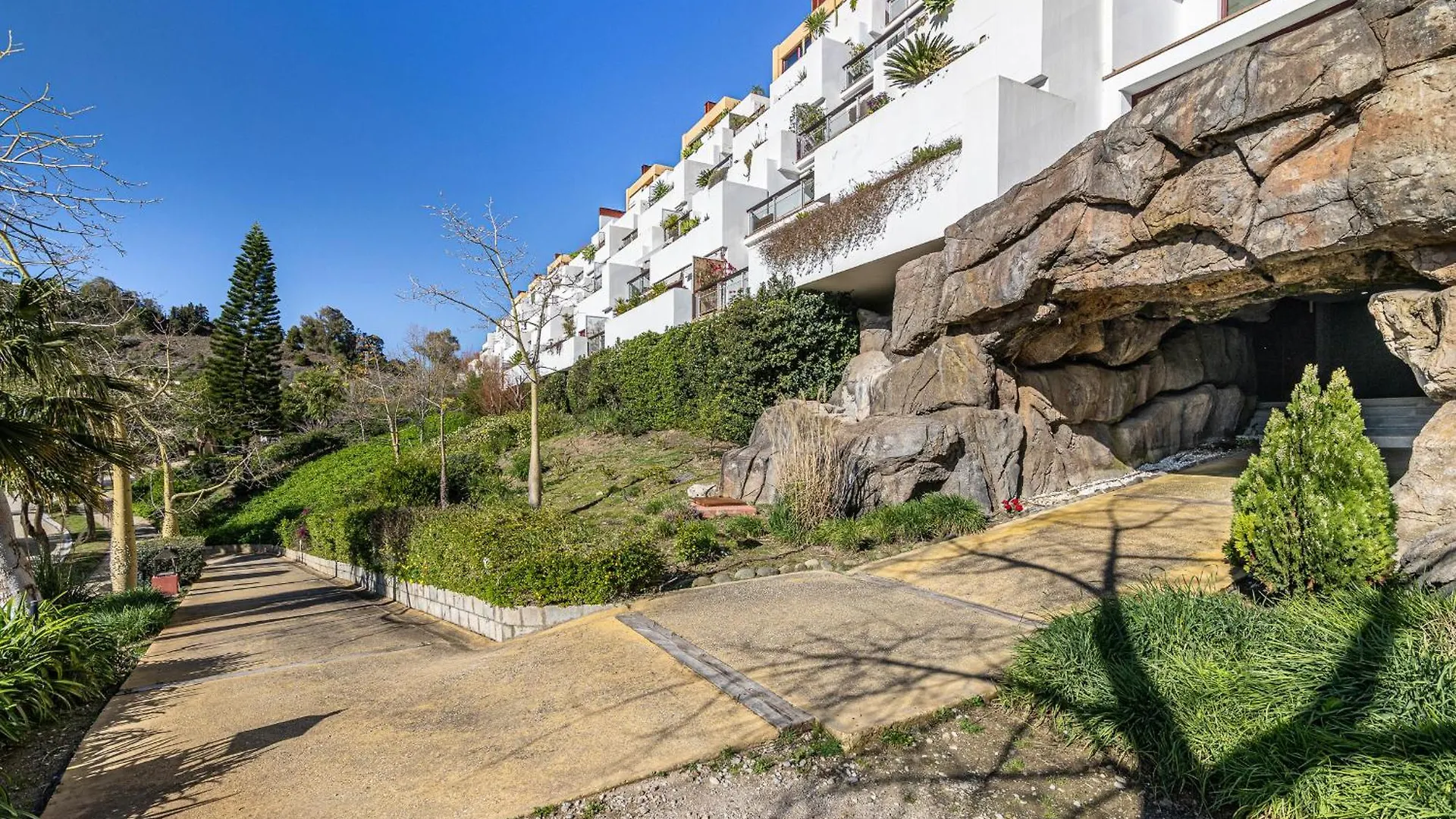 Rentitspain Charming Apartment: Parque Botanico Resort & Country Club Estepona Apartment
