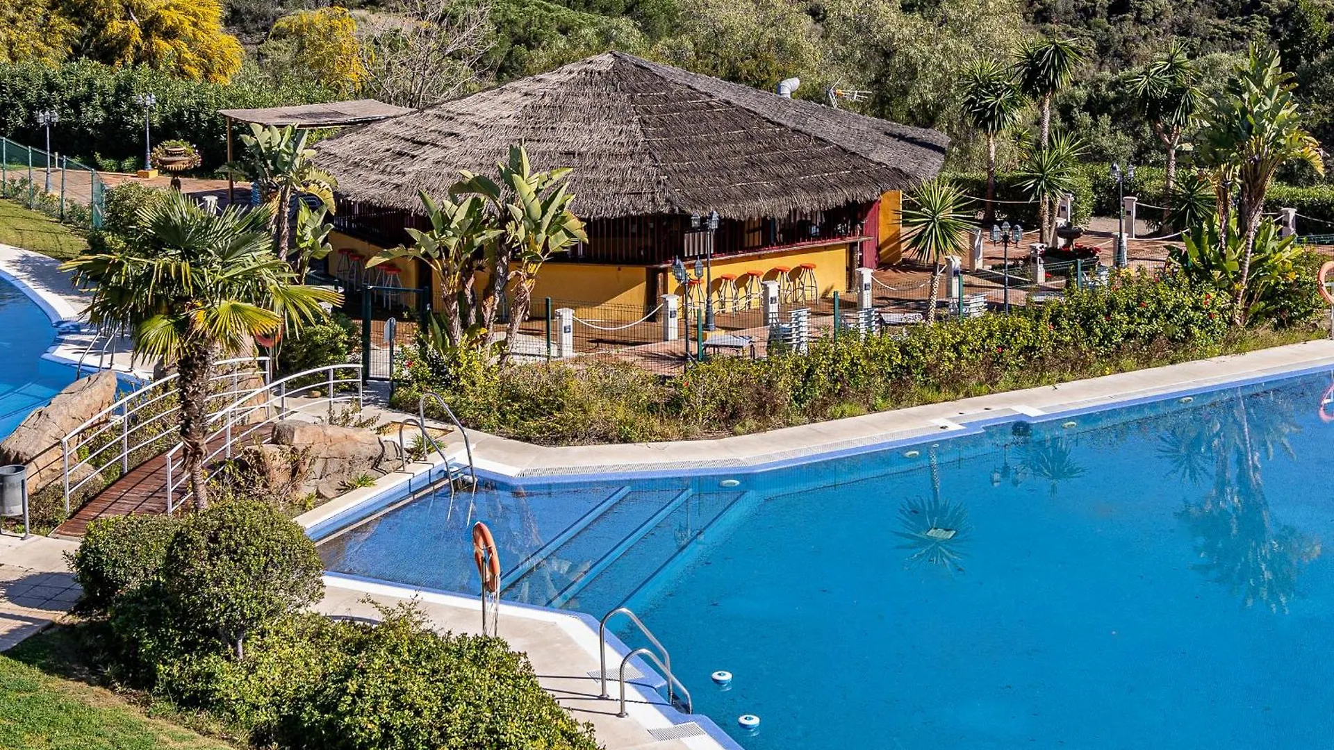 Rentitspain Charming Apartment: Parque Botanico Resort & Country Club Estepona