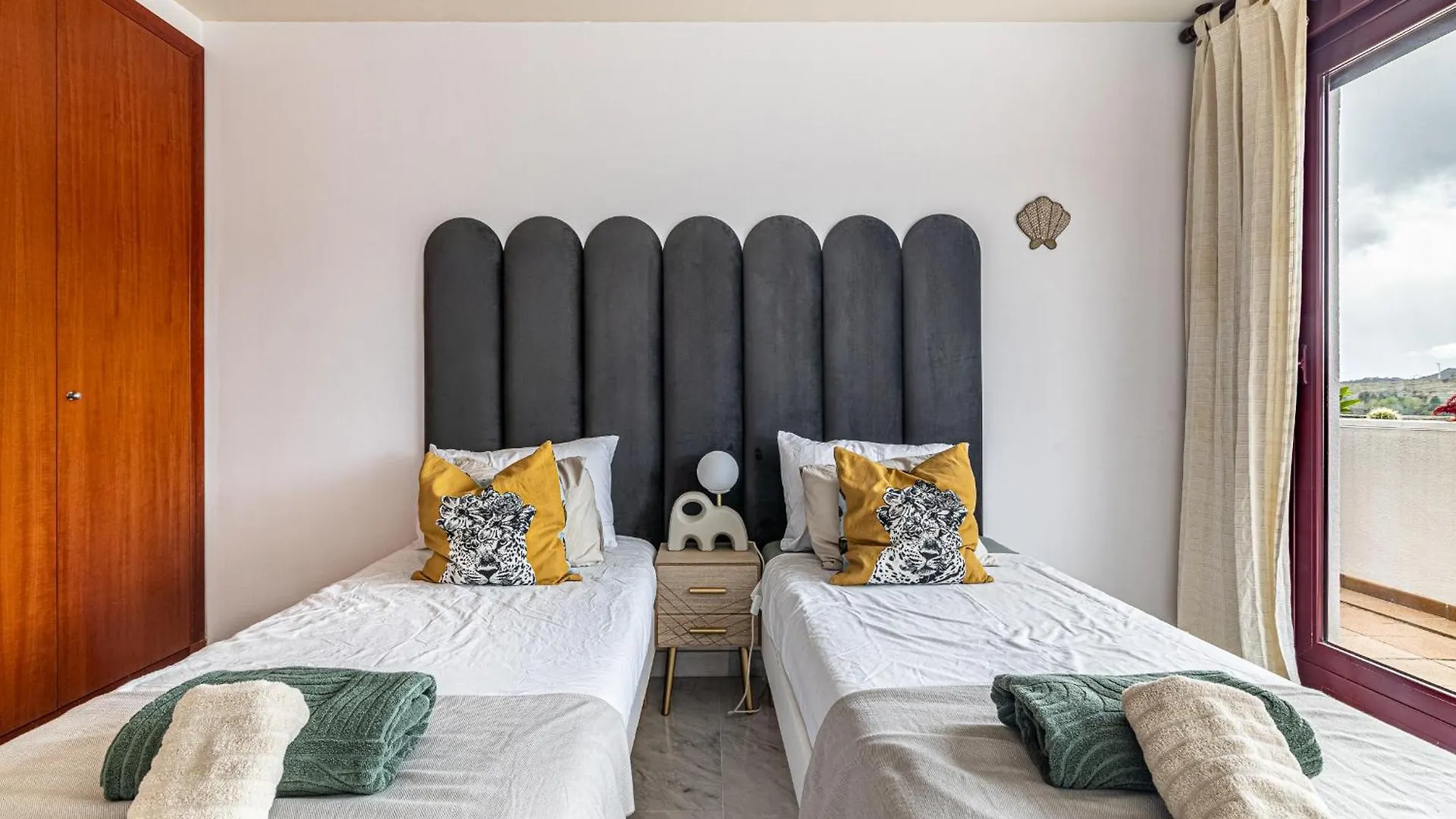 Rentitspain Charming Apartment: Parque Botanico Resort & Country Club Estepona