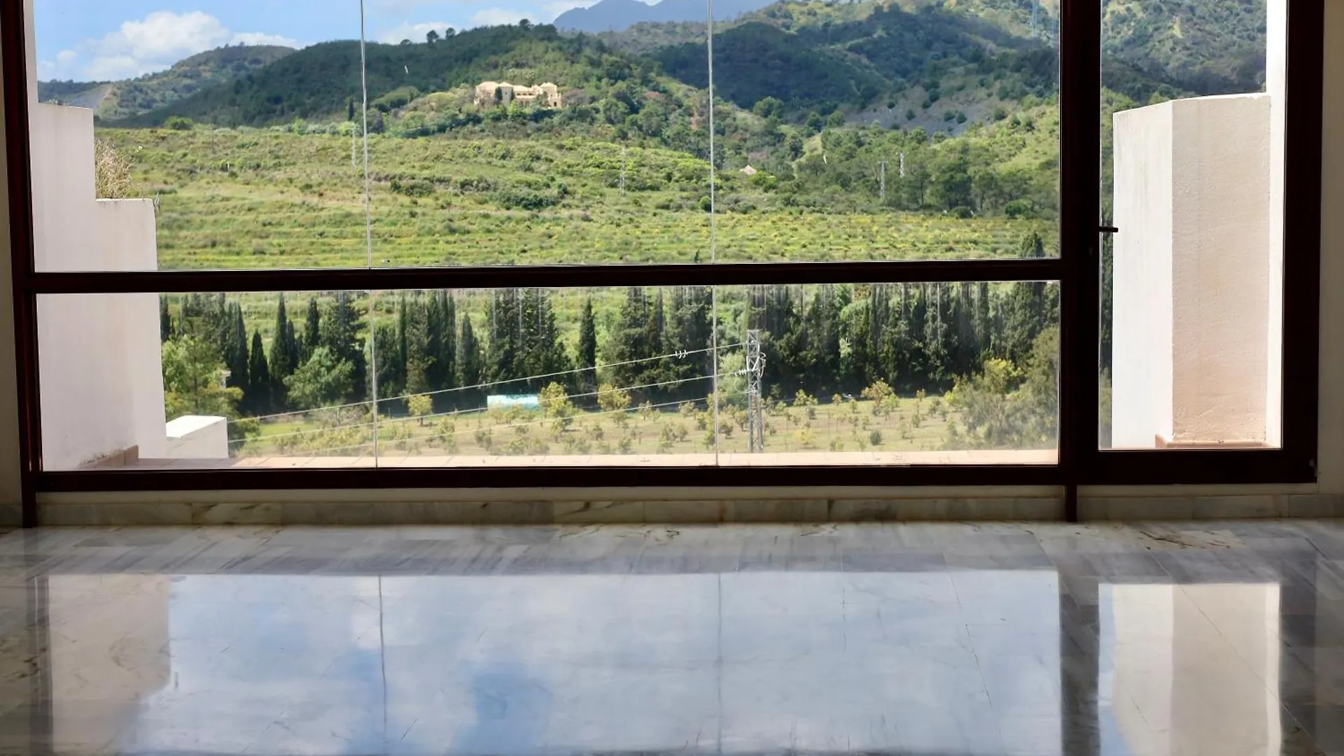 Rentitspain Charming Apartment: Parque Botanico Resort & Country Club Estepona