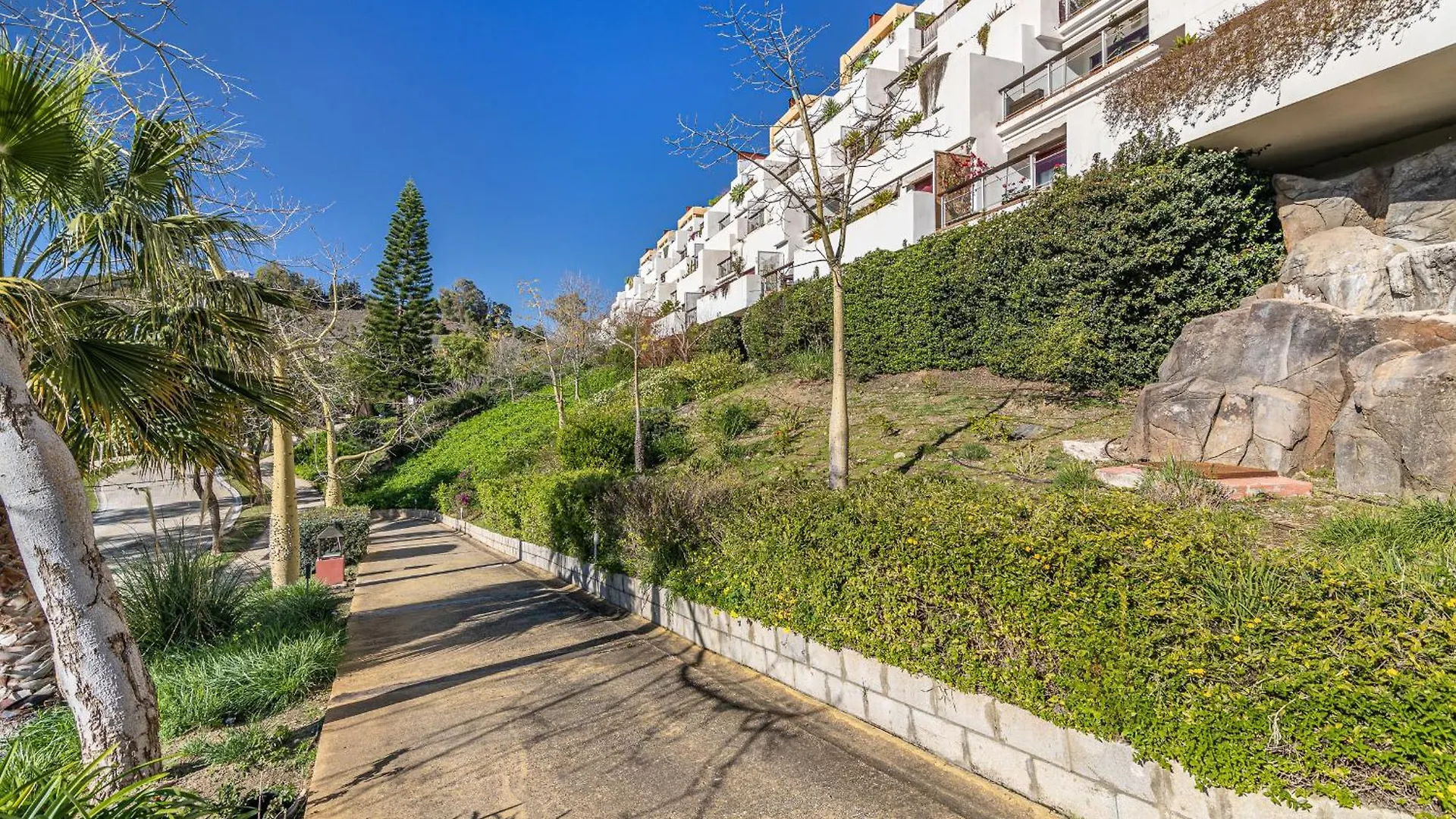 Rentitspain Apartamento Charming Gym, Jacuzzi Y Balcon 埃斯特波纳